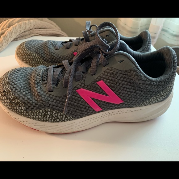 ✨3 for $25✨New Balance running shoes - Picture 1 of 12
